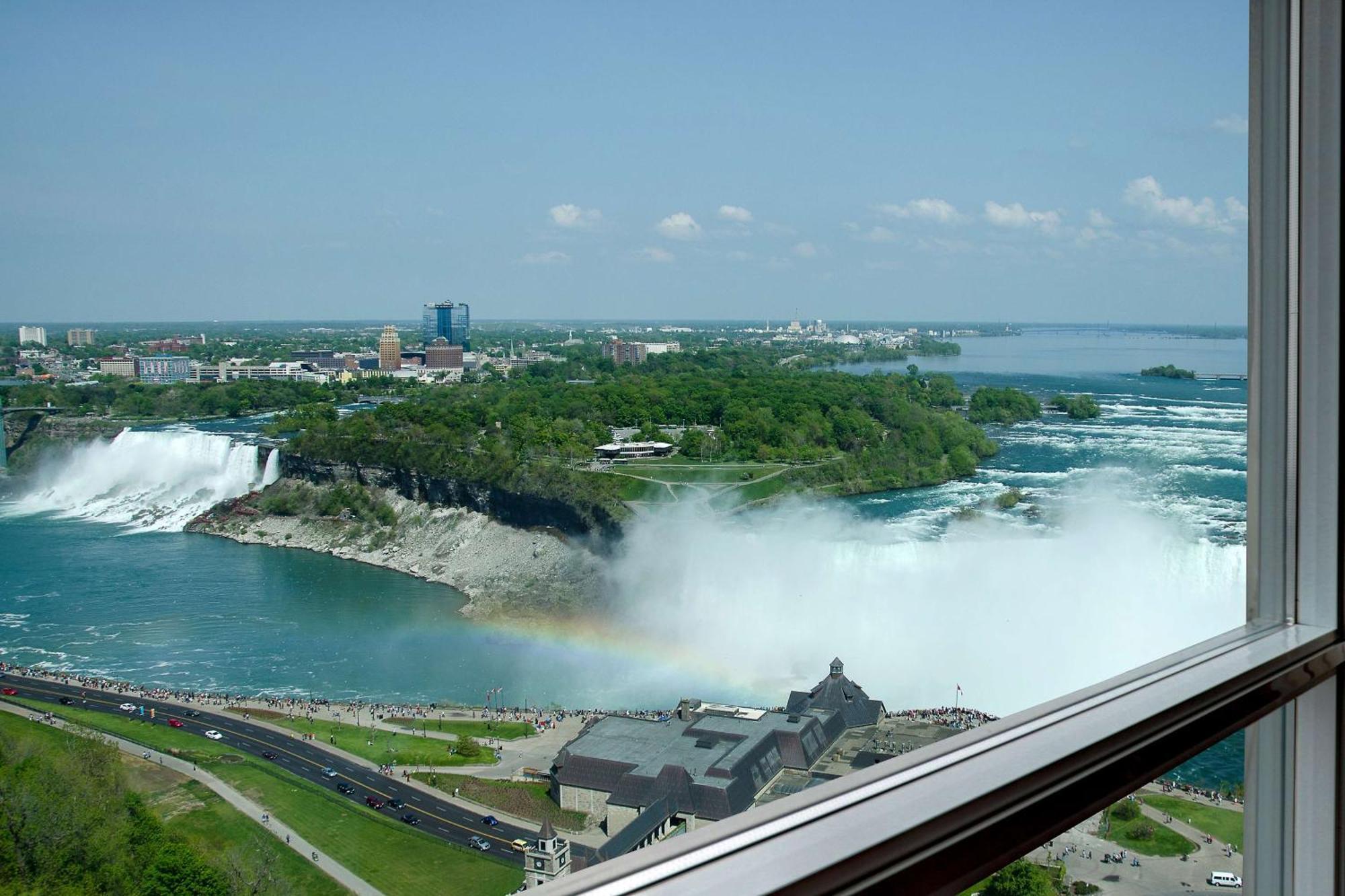 Hotel Embassy By Hilton Falls/ Fallsview Niagara Falls