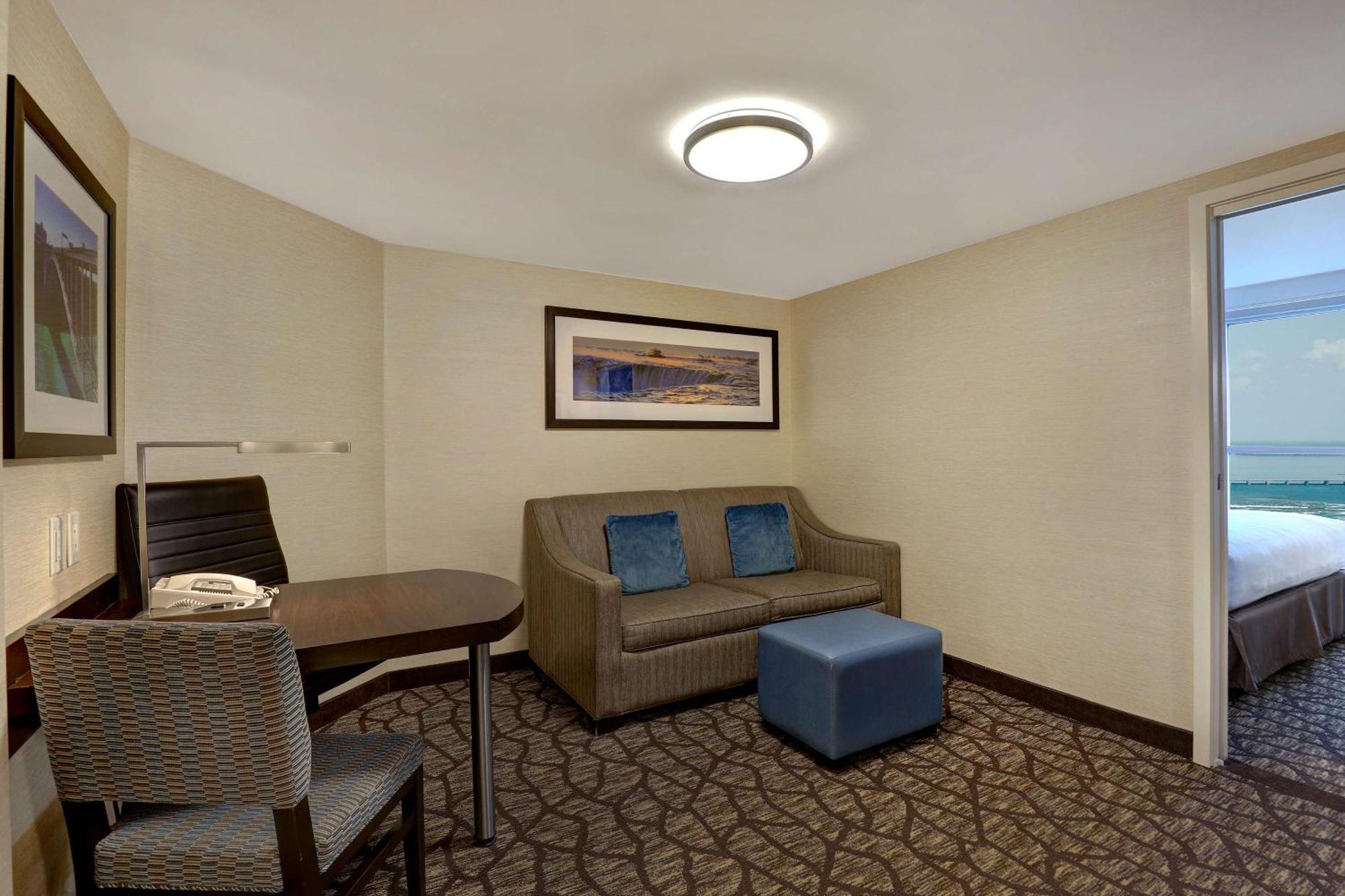 Hotel Embassy By Hilton Falls/ Fallsview