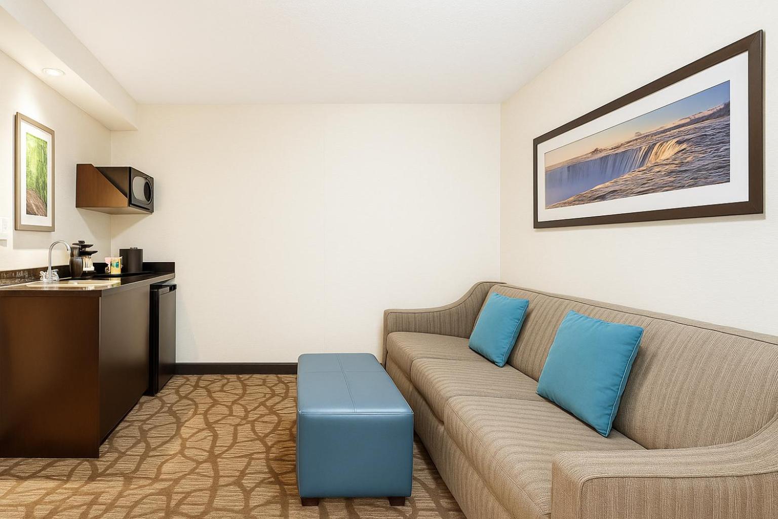 Hotel Embassy By Hilton Falls/ Fallsview